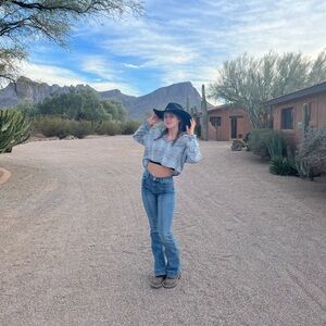 Meet your Posher, Natalie